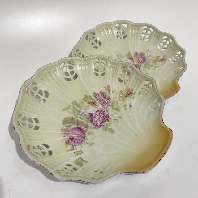 PLATE, Vintage Lace Edge - Scallop Shell w Roses
